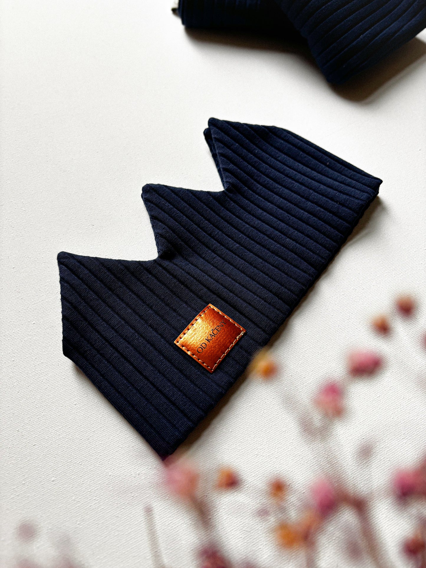 Žebrovaná korunka Navy